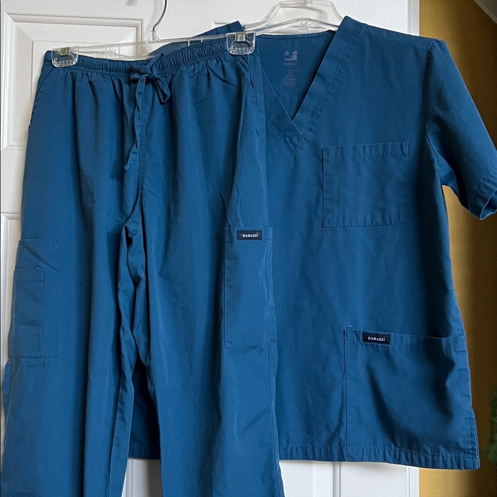 Dagacci scrub sets - Picture 7 of 9